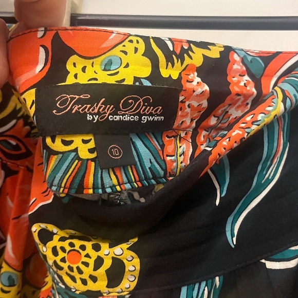 Trashy Diva high-waisted shorts - Picture 2 of 3